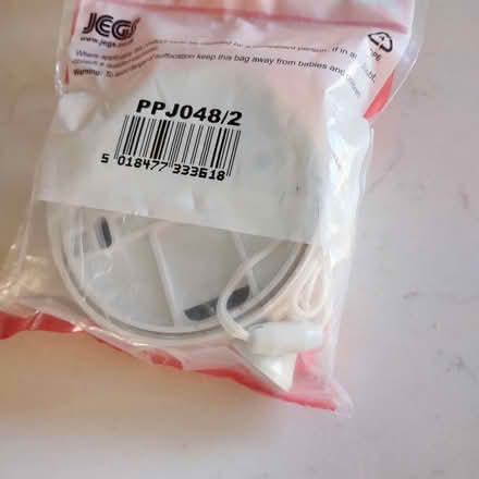 Photo of free Light Pull with Ceiling Fitment (Rayleigh SS6) #2