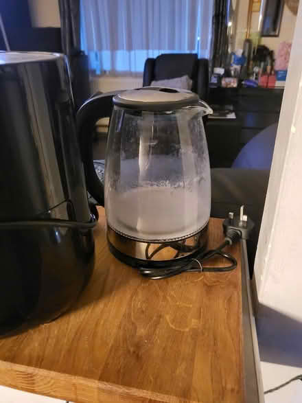 Photo of free Air fryer and kettle (Figges Marsh CR4) #1