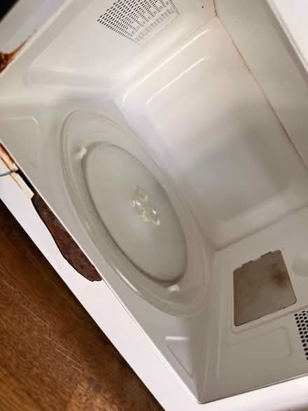Photo of free Working microwave (Newbury Park IG2) #3