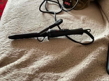 Photo of free Curling tongs (Carlton in Lindrick S81) #1