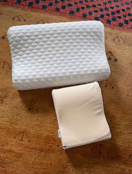Photo of free Two contour foam pillows (Oakland near lake Merritt) #1