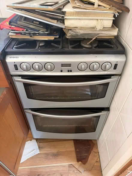Photo of free Kitchen with sink and cooker (SW18 4QZ) #2