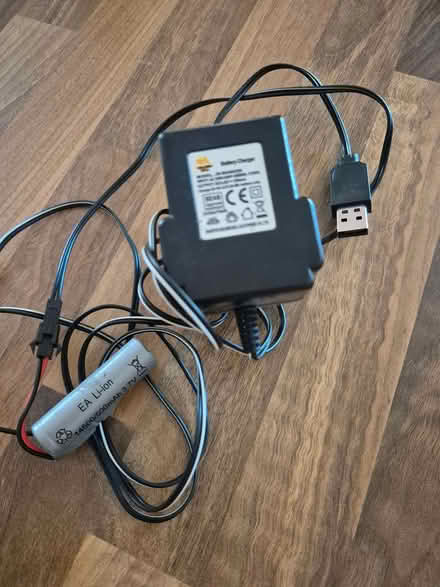 Photo of free Li-ion battery for RC toys and a charger (Woosehill RG41) #1