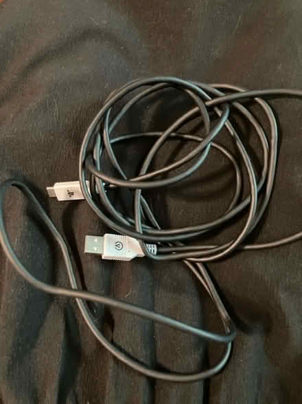 Photo of free PlayStation cable (Brinnington SK5) #1