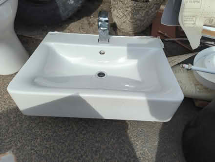 Photo of free Washbasin (Ilkley LS29) #1