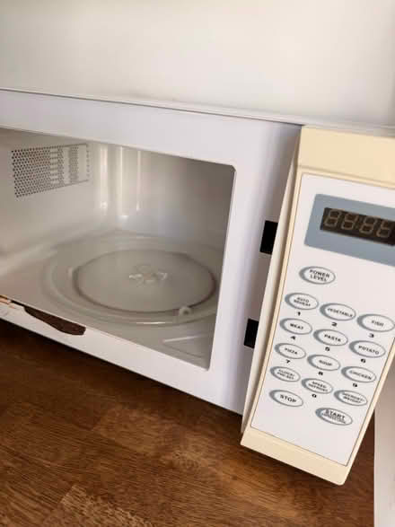Photo of free Working microwave (Newbury Park IG2) #2