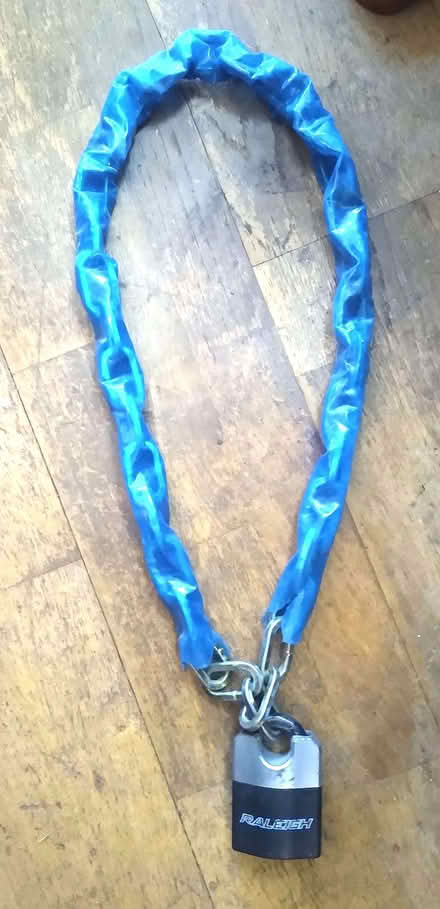 Photo of free Bike padlock & chain (Kings Sutton OX17) #1