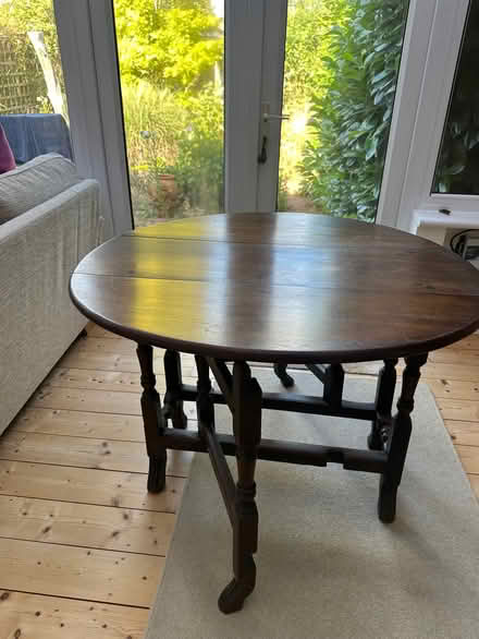 Photo of free Round table (Bromley BR2) #4
