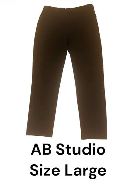 Photo of free AB Studio Woman’s Pants (Brooklyn Storage) #1