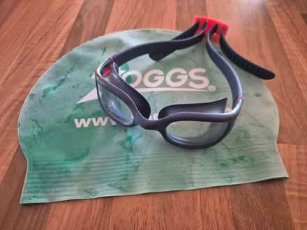 Photo of free Kids googles and swimming hat (Woosehill RG41) #1