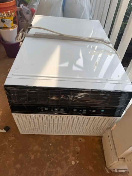 Photo of free Window AC (Burke) #1
