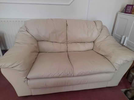 Photo of free Cream sofa (Crystal Palace SE19) #1