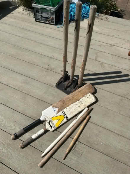 Photo of free Cricket set (Pennhill BH14) #1