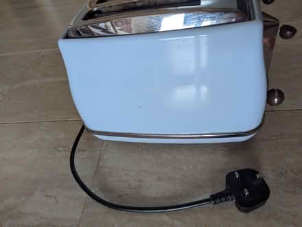 Photo of free DeLonghi Toaster (Norton Lees S8) #4