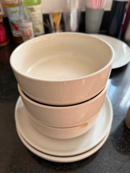 Photo of free Small plates and bowls (Temple Fortune NW11) #1