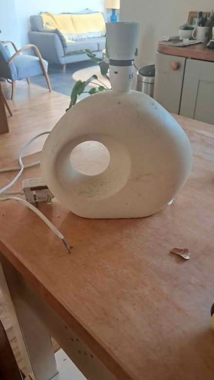 Photo of free Cream lamp (Northcourt OX14) #1