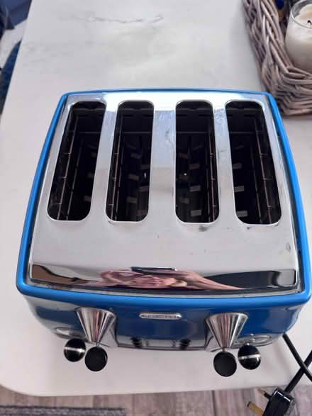 Photo of free Delonghi four slice toaster (IP33 2DR) #2