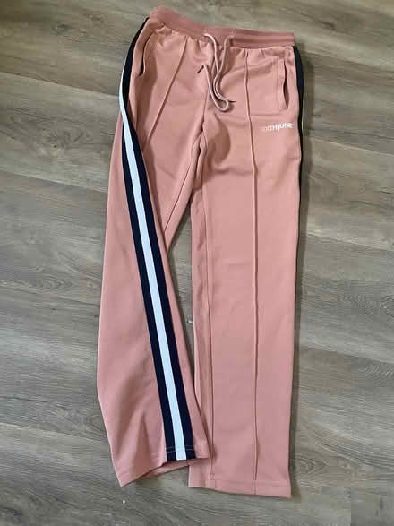 Photo of free Joggers (W4) #2