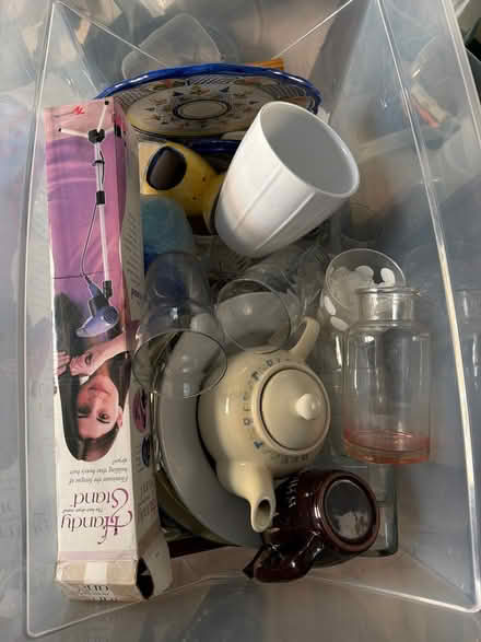 Photo of free Kitchen items, miscellaneous (SW18 4QZ) #1
