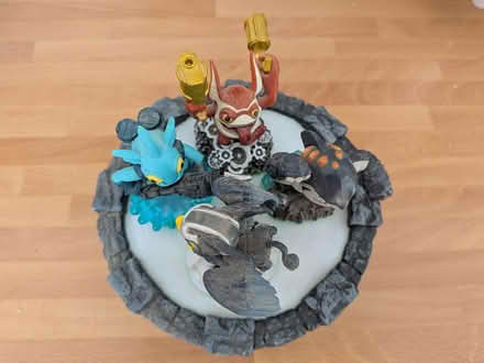 Photo of free Skylanders thing with figures (Shippon OX13) #1
