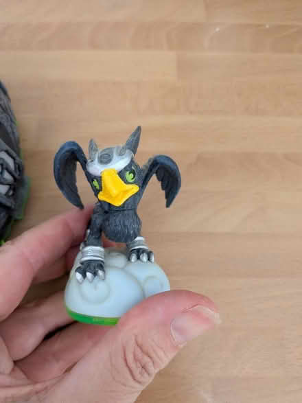 Photo of free Skylanders thing with figures (Shippon OX13) #3