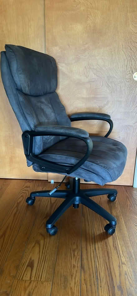 Photo of free Plush Microfiber Office Chair (San Rafael, CA) #4