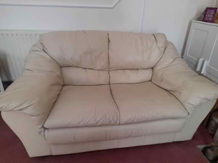 Photo of free Cream Sofa (Se19) #1