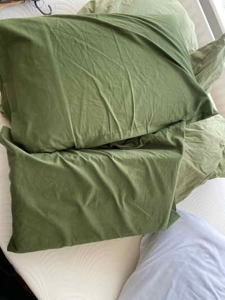 Photo of free Sheets: 4 pillows, 1 duvet (Whitechapel E1) #2