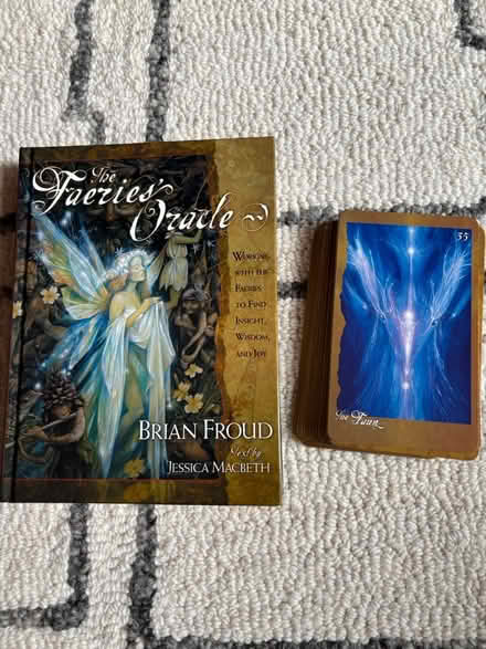 Photo of free Oracle book with cards (Rego Park) #1
