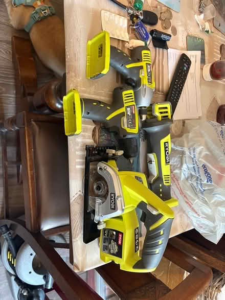 Photo of Ryobi 12v battery and charger (Doddinghurst CM15) #2