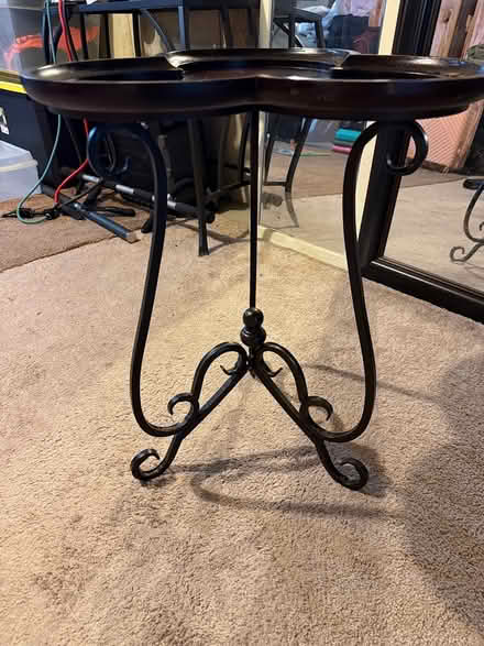 Photo of free End table (Amityville) #1