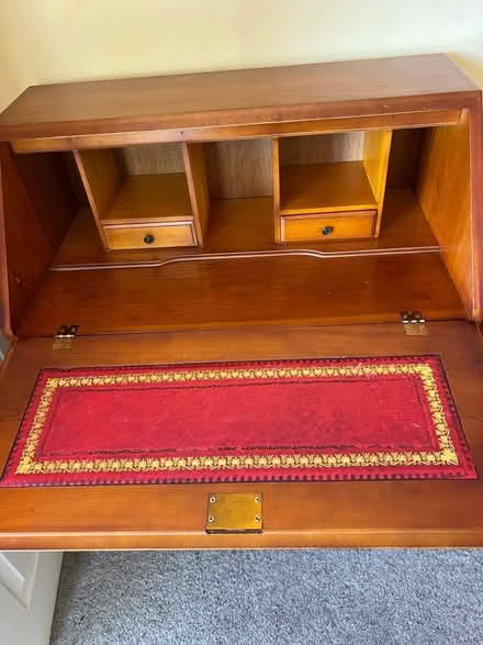 Photo of free Bureau (Haywards Heath RH16) #2