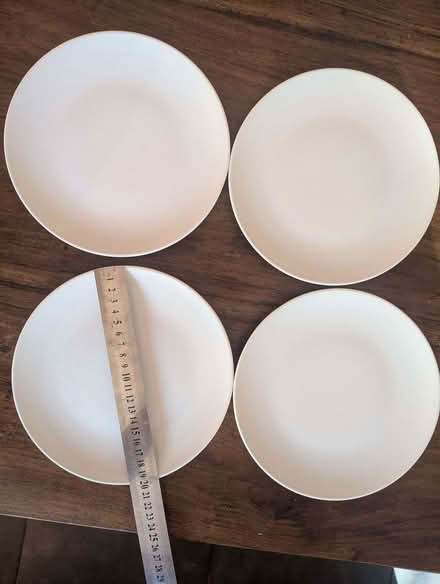 Photo of free Side plates & dinner plates (3 of each) (Berkhamsted HP4) #2