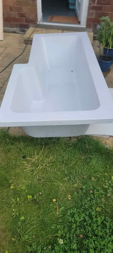 Photo of free Brand new bath and legs (Waterloo SK6) #2