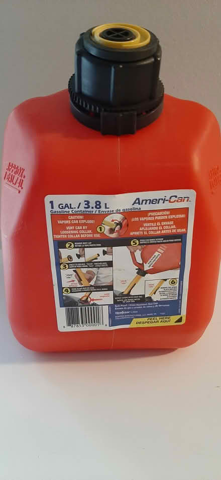 Photo of free 1 gallon transporting gas can (Farmington Hills) #1