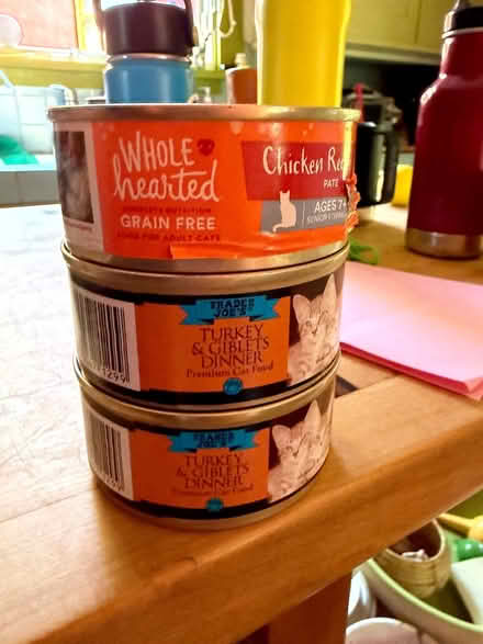 Photo of free 1/3 bag cat litter / food (Oakland near lake Merritt) #2