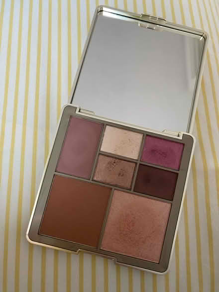 Photo of free No 7 Glamour Pallette (Great Bourton, OX17) #3