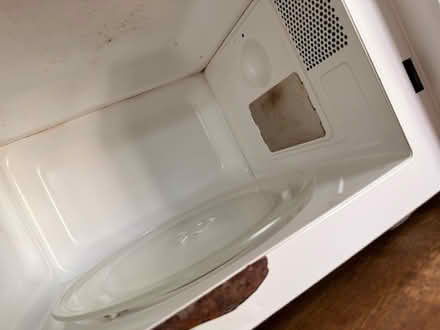 Photo of free Working microwave (Newbury Park IG2) #4