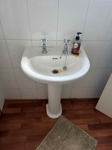 Photo of free Sink, 58 cm wide x 47 cm deep (SW18 4QZ) #1