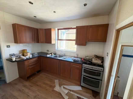 Photo of free Kitchen with sink and cooker (SW18 4QZ) #1