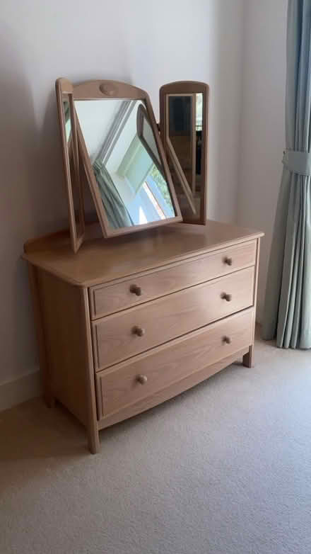 Photo of free Vanity dressing table (Caversham RG4) #1
