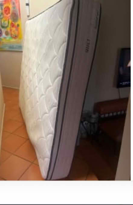 Photo of free King Size mattress (Como) #1