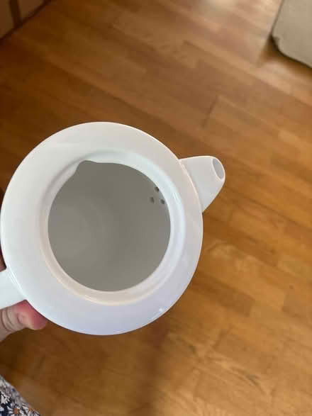 Photo of free Big white teapot (Hemel Hempstead HP2) #2