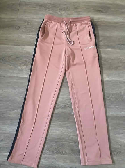Photo of free Joggers (W4) #1