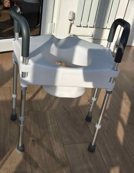 Photo of free Raised toilet seat (Hartford Huntingdon PE29) #2