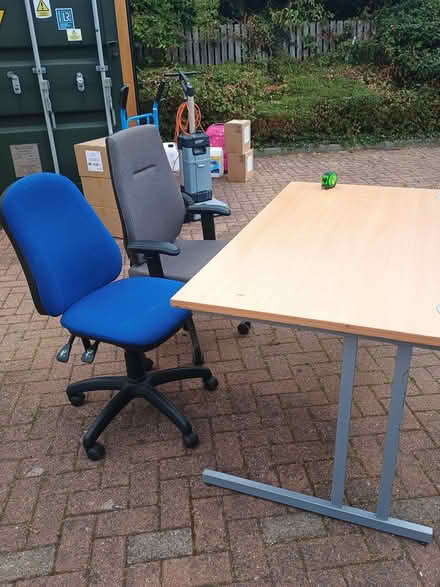 Photo of free Desk and 2 chairs (Kirk Levington TS15) #3