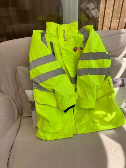 Photo of free A yellow hi vis jacket (Rothley LE7) #1