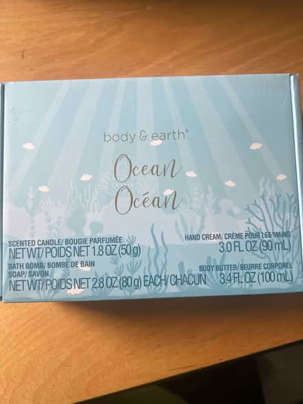 Photo of free New candle/bath kit-lotion, etc (S Section) #1