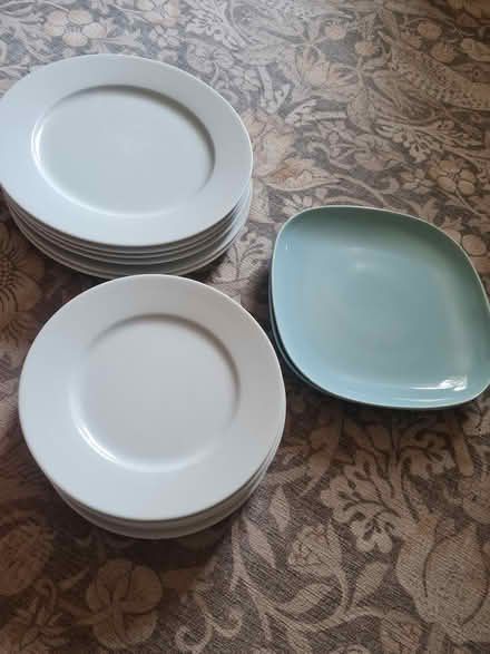Photo of free Assorted plates. Side and main (Putney SW15) #1
