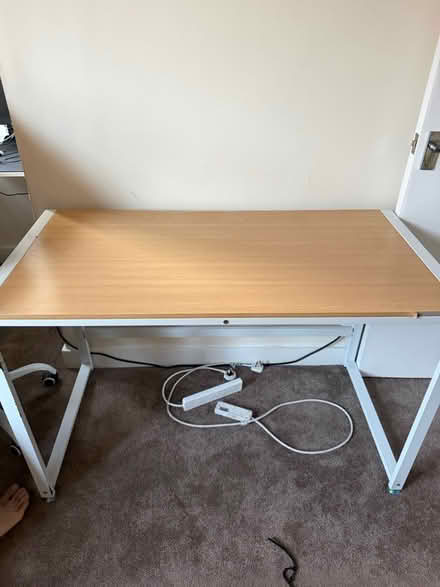 Photo of free Desk 120*60 (SW17 9dq) #1